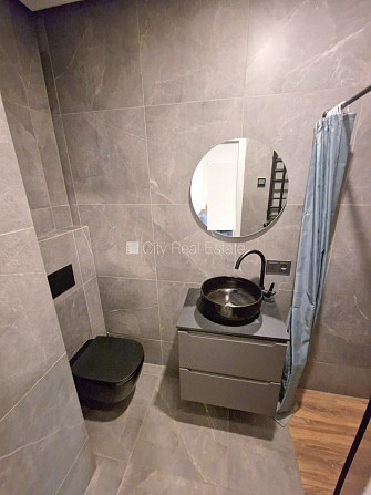 Fasādes māja, renovēta māja, slēgts pagalms, ieeja no ielas un pagalma, ir lifts, kāpņu Rīga - foto 9