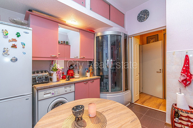 Zeme īpašumā, pagalma ēka, renovēta māja, slēgts pagalms, ieeja no ielas un pagalma, kāpņu Rīga - foto 16