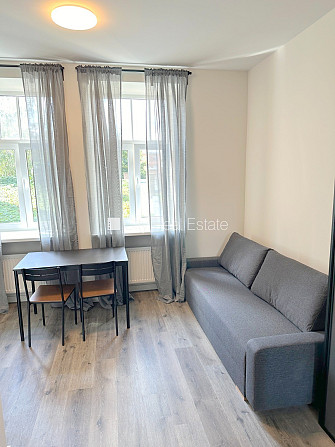 Pagalma ēka, renovēta māja, slēgts pagalms, ieeja no ielas un pagalma, kāpņu telpa pēc Rīga - foto 9