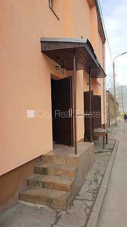 Zeme īpašumā, fasādes māja, metāla jumta segums, fasāde ar dekoratīvo apmetumu, Rīga - foto 3