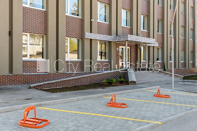 Renovēta māja, labiekārtota apzaļumota teritorija, kāpņu telpa pēc kapitālā remonta, Rīga - foto 17