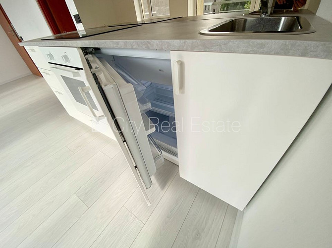 Фасадный дом, реновированный дом, закрытый двор, вход с улицы, лифт, лестничная Рига - изображение 5