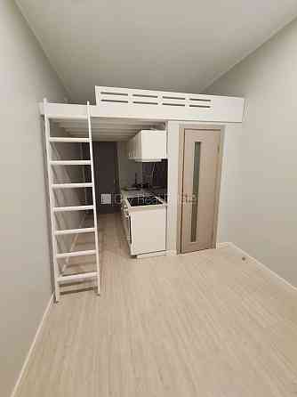 Фасадный дом, реновированный дом, закрытый двор, вход с улицы, лестничная клетка Рига