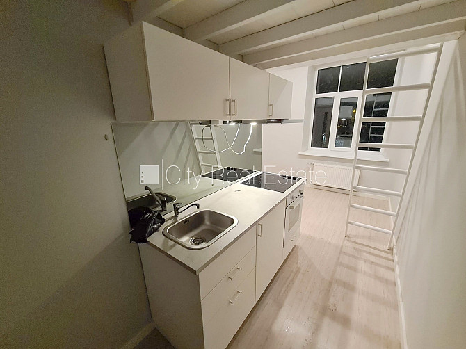 Фасадный дом, реновированный дом, закрытый двор, вход с улицы, лестничная клетка Рига - изображение 1