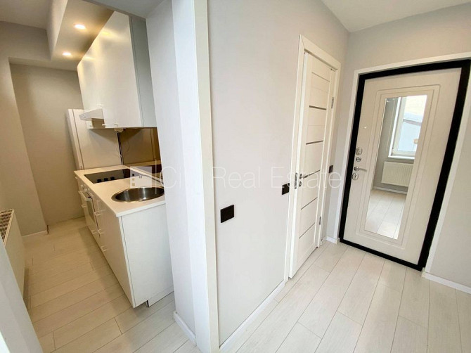 Fasādes māja, renovēta māja, ieeja no ielas, ir lifts, kāpņu telpa pēc kapitālā remonta, Rīga - foto 8