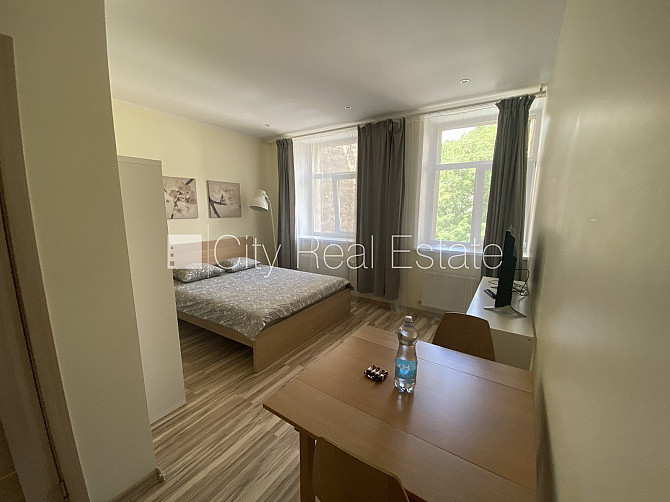 Здание во дворе, реновированный дом, закрытый двор, вход со двора, окна выходят во Рига - изображение 3