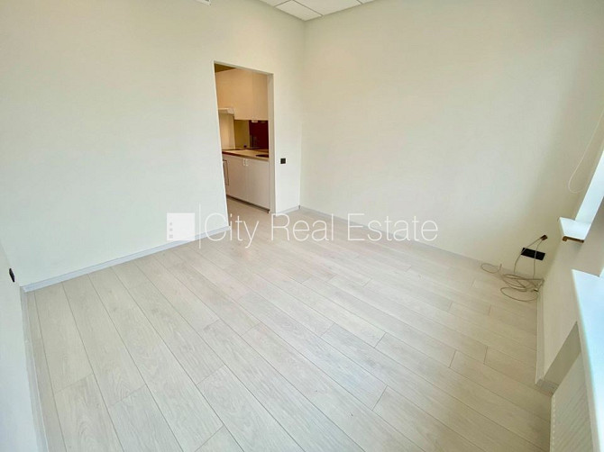 Фасадный дом, реновированный дом, закрытый двор, вход с улицы, лифт, лестничная Рига - изображение 3