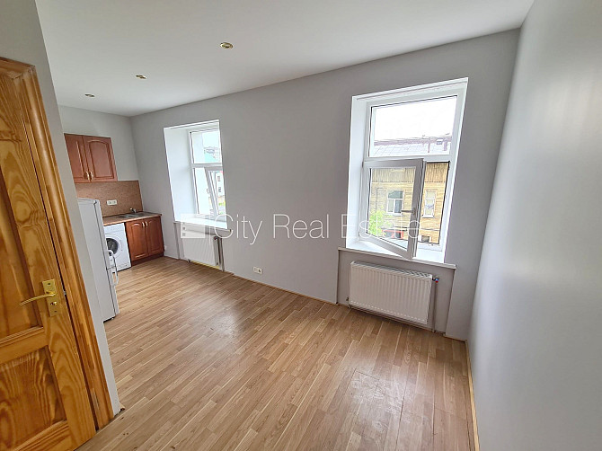 Здание во дворе, реновированный дом, закрытый двор, вход с улицы и со двора, Рига - изображение 3