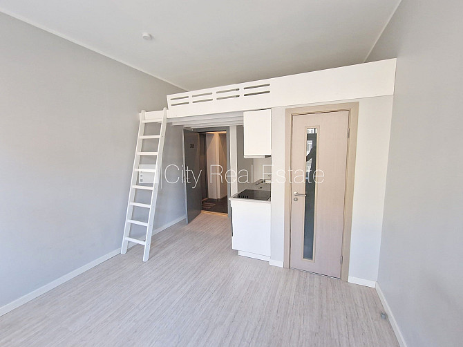 Фасадный дом, реновированный дом, закрытый двор, вход с улицы, лестничная клетка Рига - изображение 7