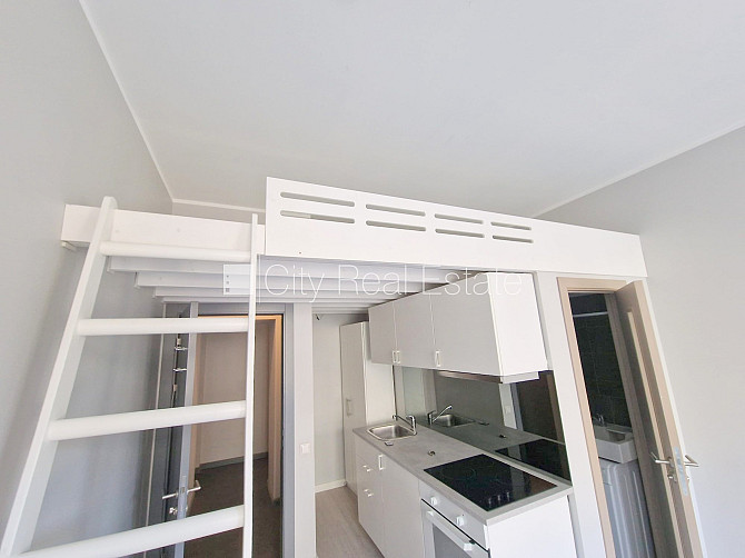 Фасадный дом, реновированный дом, закрытый двор, вход с улицы, лестничная клетка Рига - изображение 4