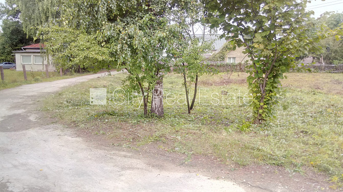 Iespējama mazstāvu apbūve, atļauts būvēt vienstāvu ēku, atļauts būvēt divu stāvu ēku, Rīga - foto 7