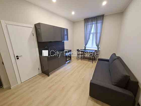 Фасадный дом, реновированный дом, закрытый двор, вход с улицы и со двора, лифт, Rīga