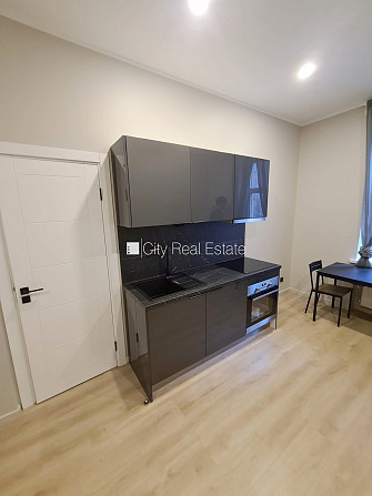 Fasādes māja, renovēta māja, slēgts pagalms, ieeja no ielas un pagalma, ir lifts, kāpņu Rīga - foto 7