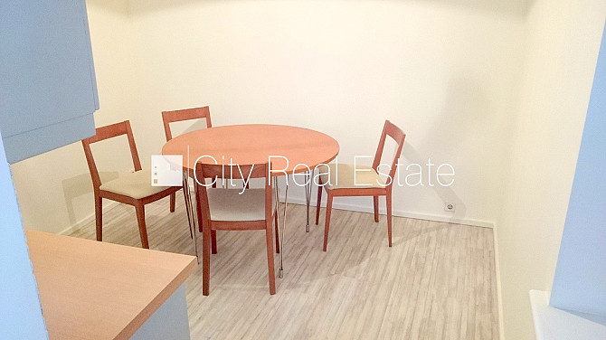 Фасадный дом, окна выходят на улицу, количество спален 1 шт., одна изолированная Рига - изображение 10