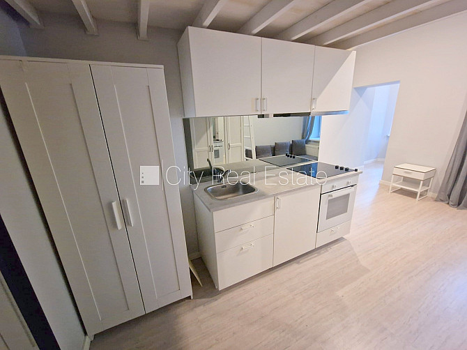 Фасадный дом, реновированный дом, закрытый двор, вход с улицы, лестничная клетка Рига - изображение 6