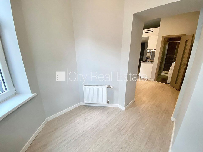 Фасадный дом, реновированный дом, закрытый двор, вход с улицы, лестничная клетка Рига - изображение 11