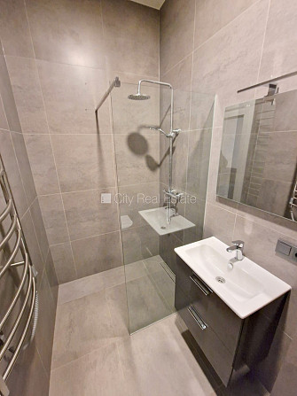 Здание во дворе, реновированный дом, закрытый двор, вход с улицы и со двора, Рига - изображение 16