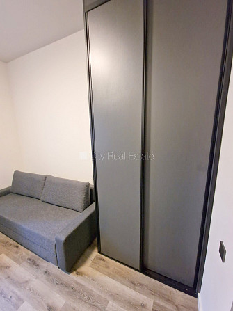 Здание во дворе, реновированный дом, закрытый двор, вход с улицы и со двора, Рига - изображение 7