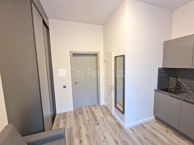 Здание во дворе, реновированный дом, закрытый двор, вход с улицы и со двора, Рига - изображение 10