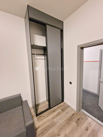 Здание во дворе, реновированный дом, закрытый двор, вход с улицы и со двора, Рига - изображение 13