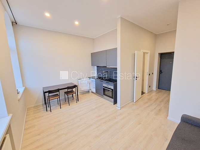 Фасадный дом, реновированный дом, закрытый двор, вход с улицы и со двора, лифт, Рига - изображение 5