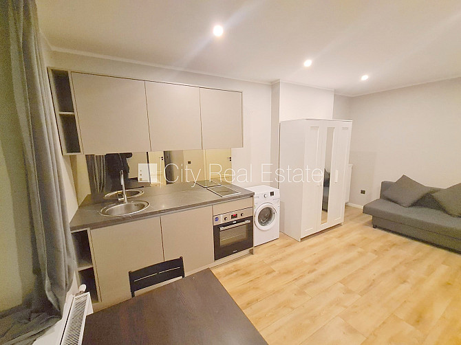 Pagalma ēka, renovēta māja, slēgts pagalms, ieeja no ielas un pagalma, kāpņu telpa pēc Rīga - foto 3