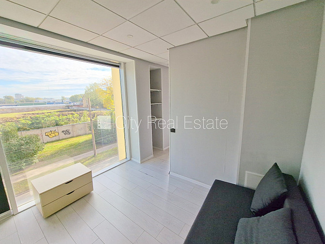 Фасадный дом, реновированный дом, закрытый двор, вход с улицы, лифт, лестничная Рига - изображение 6