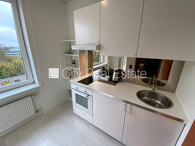 Фасадный дом, реновированный дом, закрытый двор, вход с улицы, лифт, лестничная Рига - изображение 12