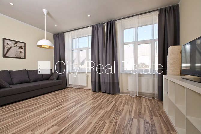 Фасадный дом, реновированный дом, закрытый двор, возможность аренды парковки, Рига - изображение 3