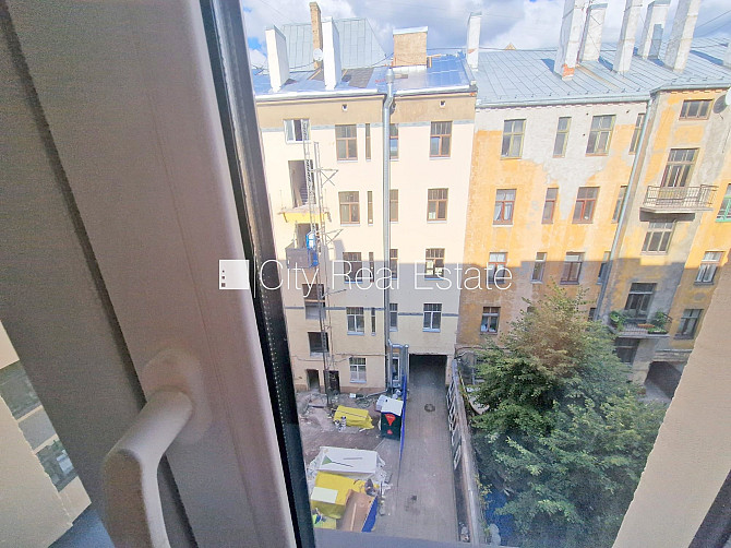 Здание во дворе, реновированный дом, закрытый двор, вход с улицы и со двора, Рига - изображение 11