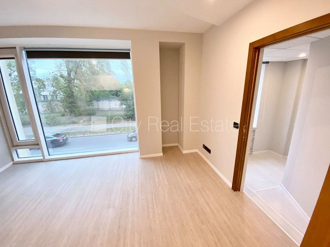 Fasādes māja, renovēta māja, slēgta teritorija, ieeja no ielas, ir lifts, kāpņu telpa pēc Rīga - foto 11