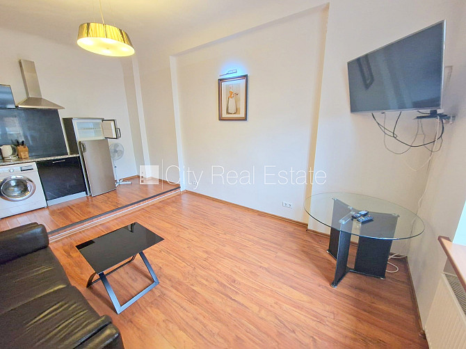 Projekts - Aleksandra Čaka 33, pagalma ēka, slēgts pagalms, ieeja no pagalma, kāpņu telpa pēc Rīga - foto 5