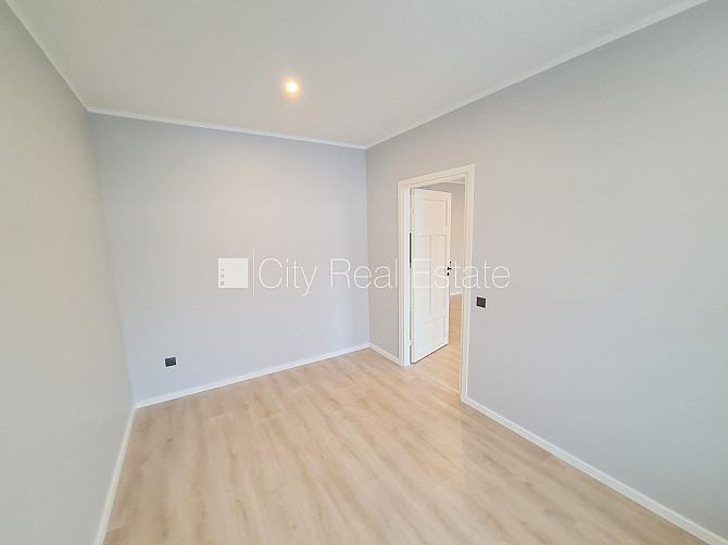 Фасадный дом, реновированный дом, закрытый двор, вход с улицы и со двора, Рига - изображение 10