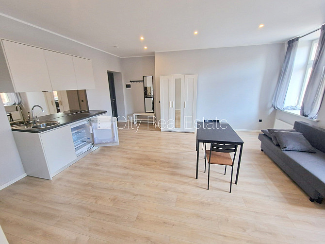 Фасадный дом, реновированный дом, закрытый двор, вход с улицы и со двора, Рига - изображение 13