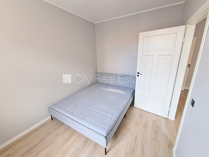 Фасадный дом, реновированный дом, закрытый двор, вход с улицы и со двора, Рига - изображение 11