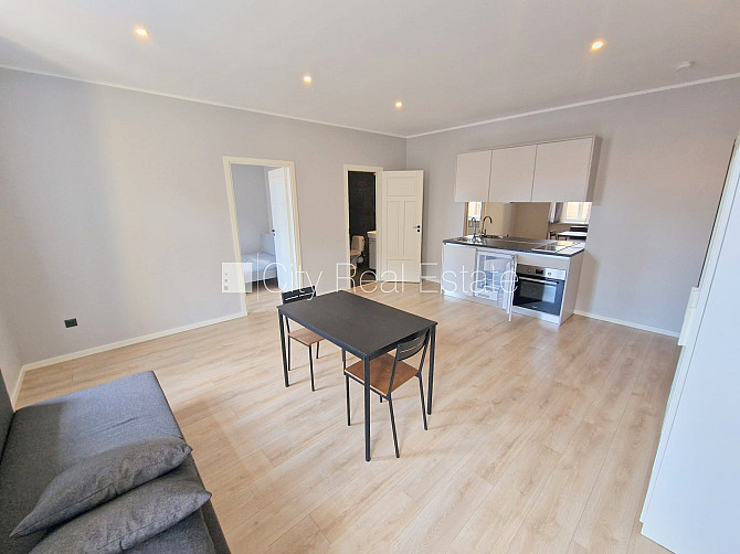 Фасадный дом, реновированный дом, закрытый двор, вход с улицы и со двора, Рига - изображение 3