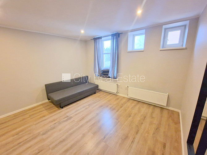 Здание во дворе, реновированный дом, закрытый двор, вход с улицы и со двора, Рига - изображение 14