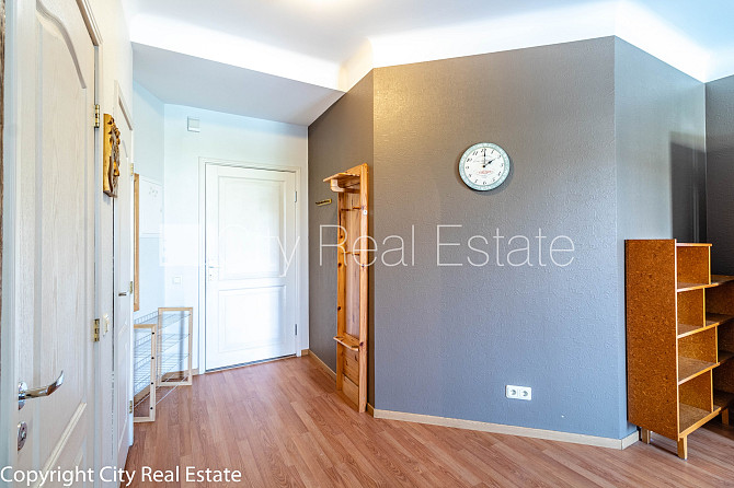 Фасадный дом, реновированный дом, закрытый двор, вход с улицы, лестничная клетка Рига - изображение 7