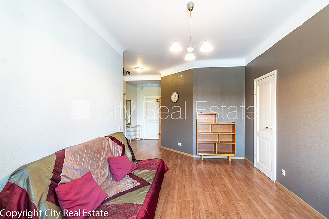 Фасадный дом, реновированный дом, закрытый двор, вход с улицы, лестничная клетка Рига - изображение 5