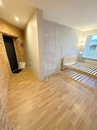 Здание во дворе, реновированный дом, закрытый двор, вход с улицы и со двора, Рига - изображение 8