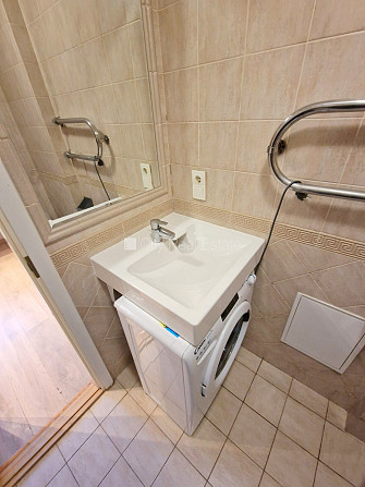 Фасадный дом, реновированный дом, закрытый двор, вход со двора, лестничная клетка Рига - изображение 12