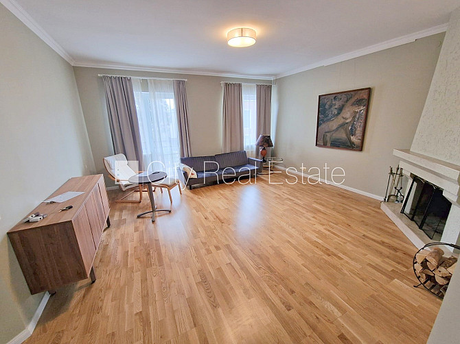 Новостройка, въездные ворота оснащены автоматической подъёмной системой, место Юрмала - изображение 3