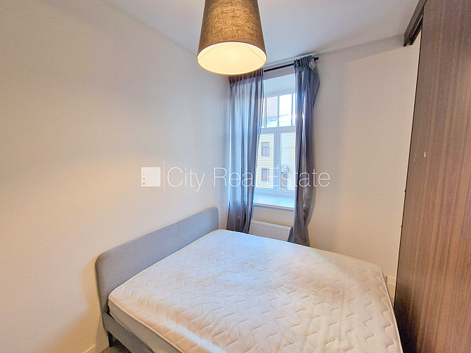 Фасадный дом, реновированный дом, закрытый двор, вход с улицы, лифт, лестничная Рига - изображение 13