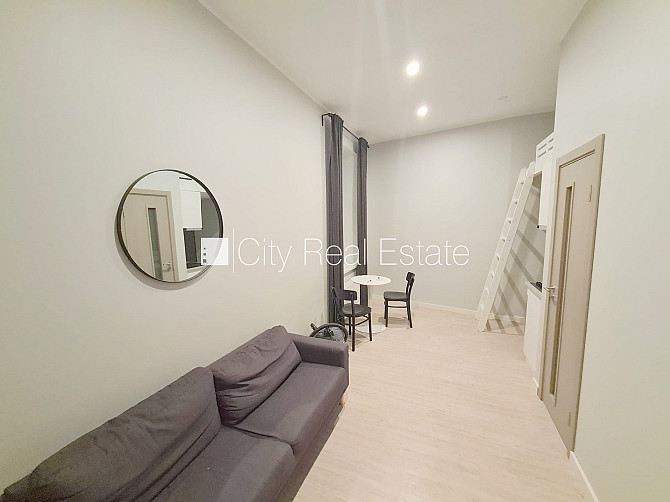 Pagalma ēka, renovēta māja, slēgts pagalms, ieeja no ielas un pagalma, kāpņu telpa pēc Rīga - foto 8