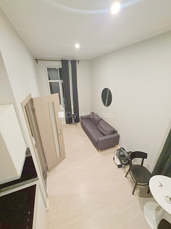 Pagalma ēka, renovēta māja, slēgts pagalms, ieeja no ielas un pagalma, kāpņu telpa pēc Rīga - foto 11