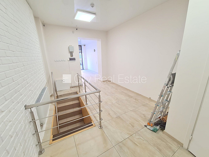 Zeme īpašumā, fasādes māja, renovēta māja, ieeja no ielas, logi vērsti uz ielas pusi, Rīga - foto 13