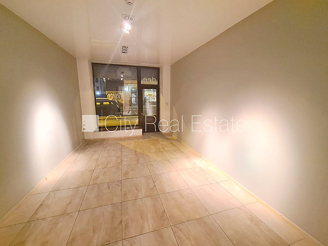 Zeme īpašumā, fasādes māja, renovēta māja, ieeja no ielas, logi vērsti uz ielas pusi, Rīga - foto 9