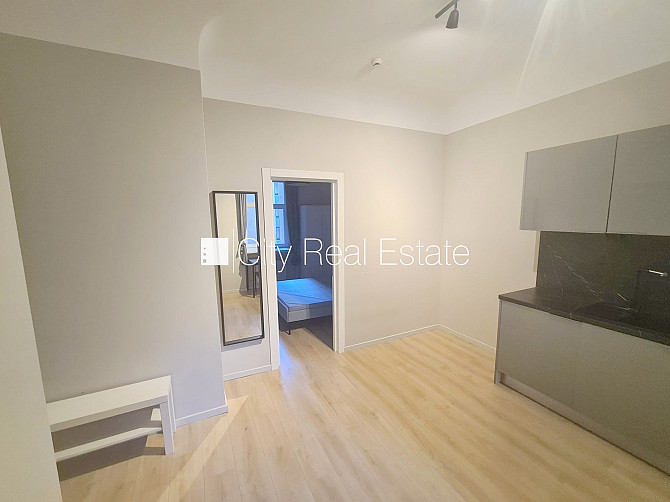 Здание во дворе, реновированный дом, закрытый двор, вход с улицы и со двора, лифт, Рига - изображение 9