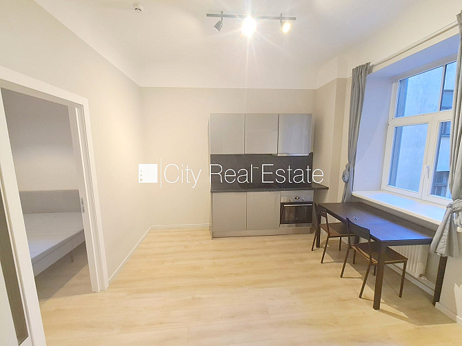 Здание во дворе, реновированный дом, закрытый двор, вход с улицы и со двора, лифт, Рига - изображение 2