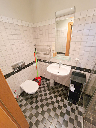 Фасадный дом, вход с улицы, лифт, количество спален 1 шт., высокие потолки, газовое Рига - изображение 15